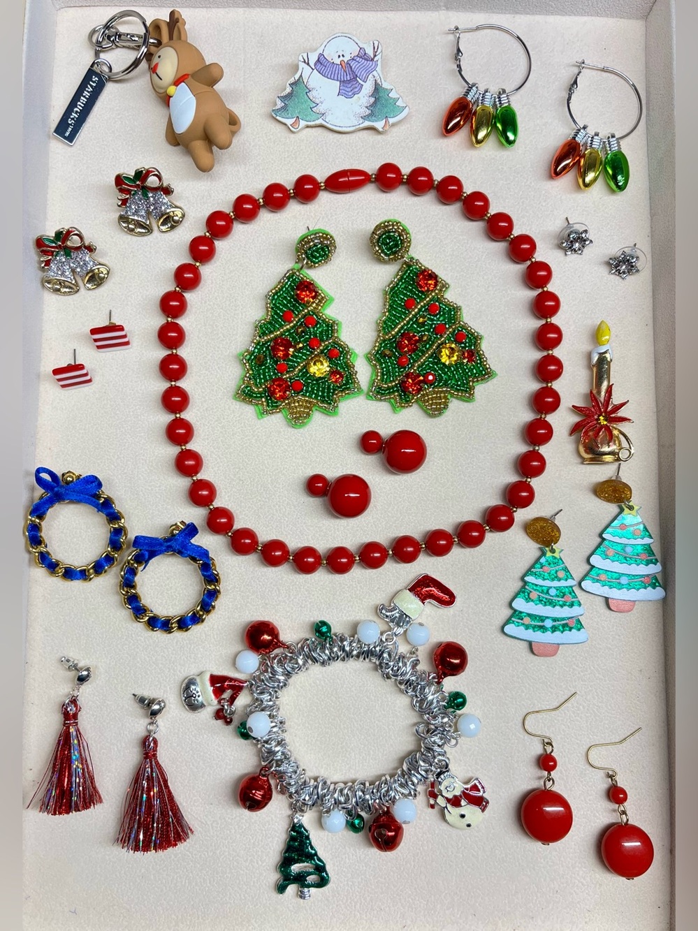 Christmas Holiday Jewelry Lot 15pc Earrings Brooches Necklace Vintage & Modern